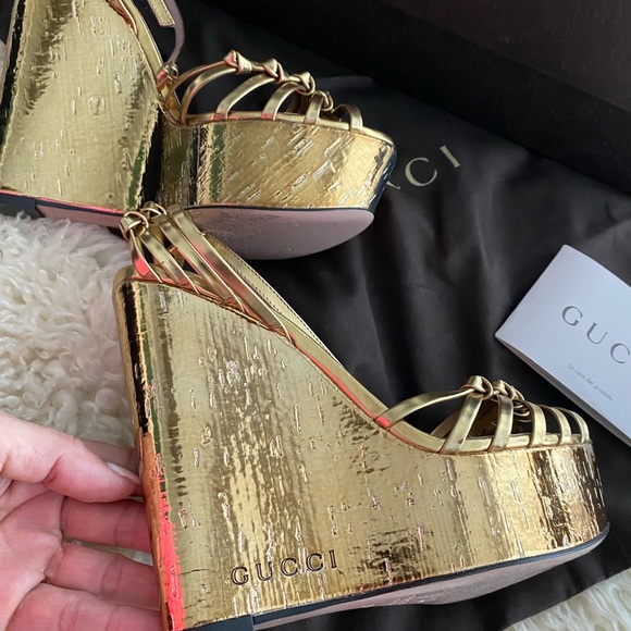 Gorgeous Gold Gucci platform wedges new - Picture 13 of 15